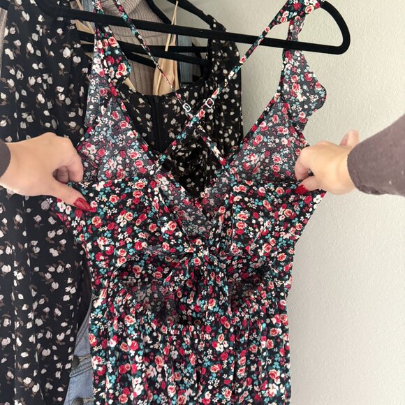 Floral Romper - Picture 4 of 4